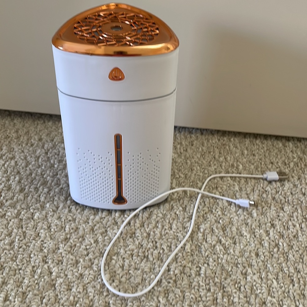 Bedside Humidifier/Aromatherapy Diffuser - Picture 9 of 9